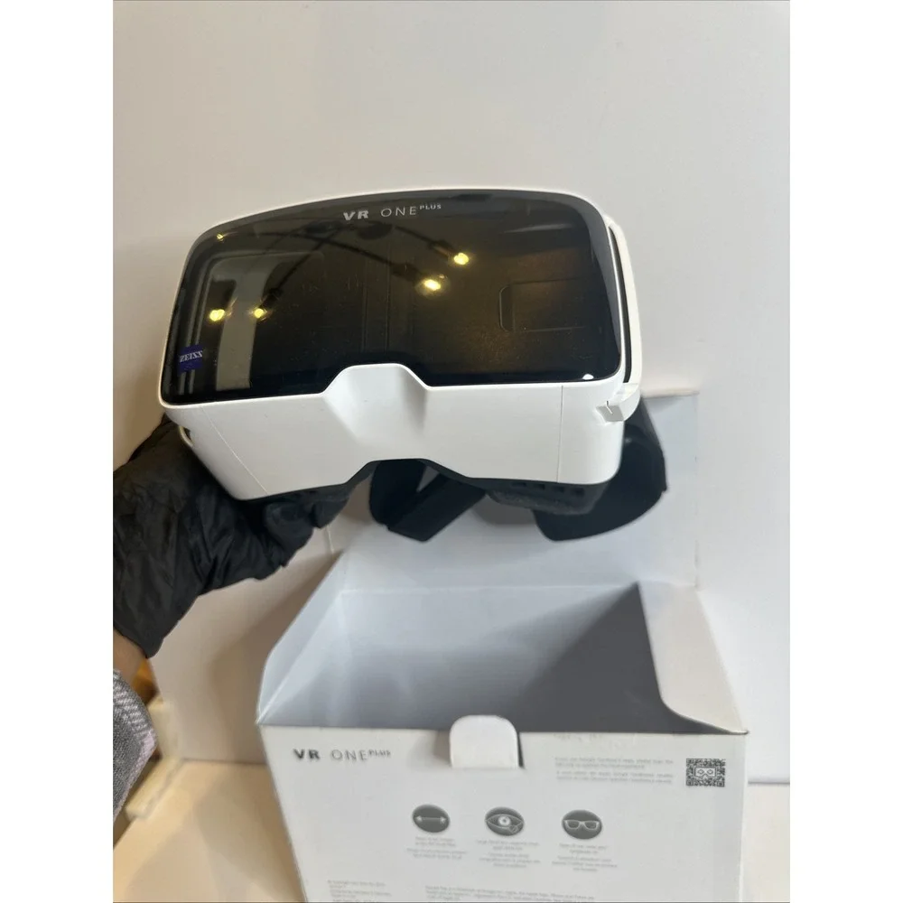 ZEISS VR One Plus Virtual Reality‎ Smartphone Headset